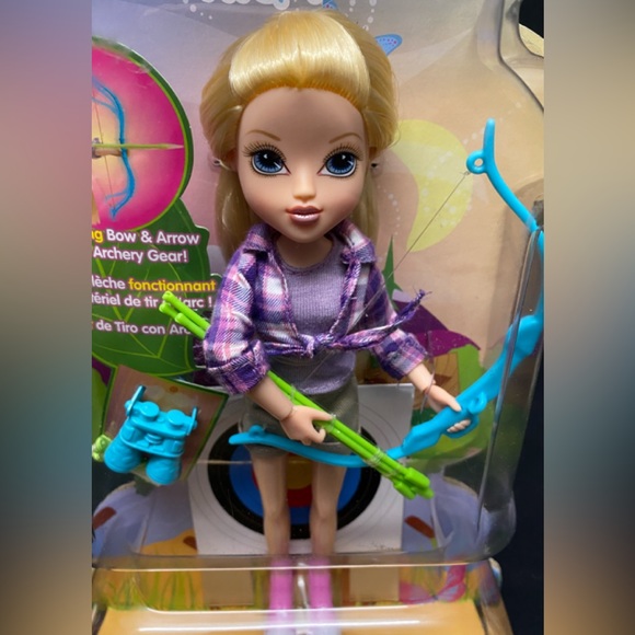 Moxie Girlz Camping Adventurez Archery Champion Doll ~ Avery Brand NEW - Picture 6 of 8